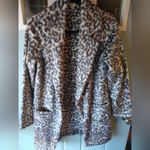 Never worn women's coat, size large, really soft faux fur